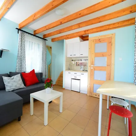Modern Homes, Rewal-ferienhaus *